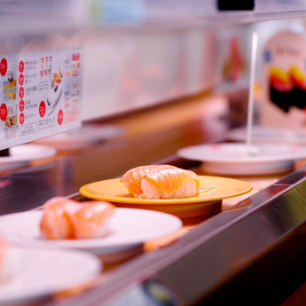 The Ultimate Guide to Conveyor Belt Sushi: Kaitenzushi and Sushi Trains in Japan