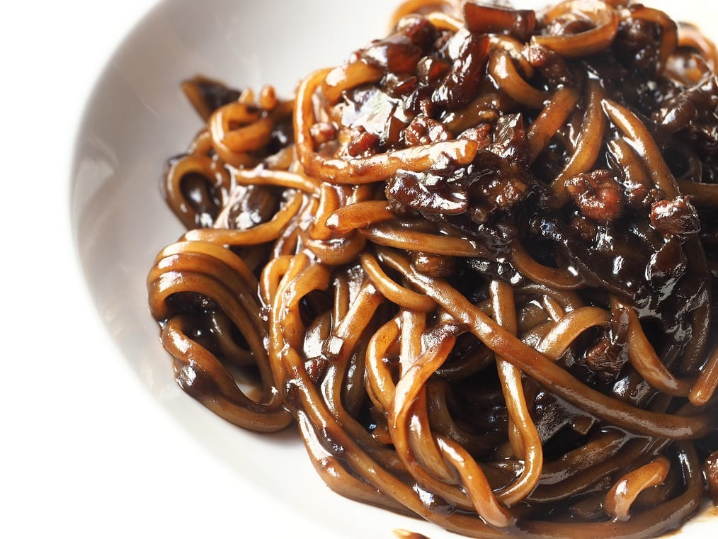 A guide to Korean Noodles: Jajangmyeon