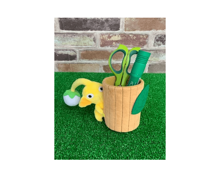 Pikmin Plushie With Accessory Box Yellow Pikmin Plushie With Accessory Box Yellow