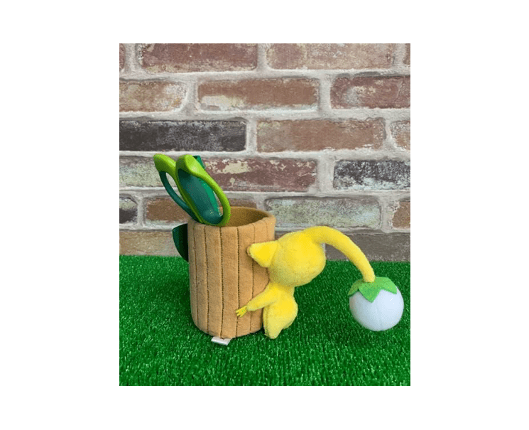 Pikmin Plushie With Accessory Box Yellow