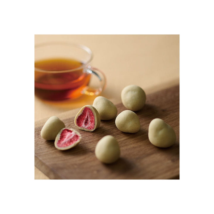 Muji Earl Grey Chocolate &amp; Feuilletine Coated Strawberries thumbnail 4