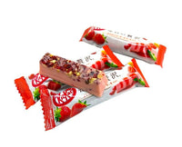 Kit Kat: Everyday Luxury (Strawberry Cheesecake) Candy and Snacks Nestle